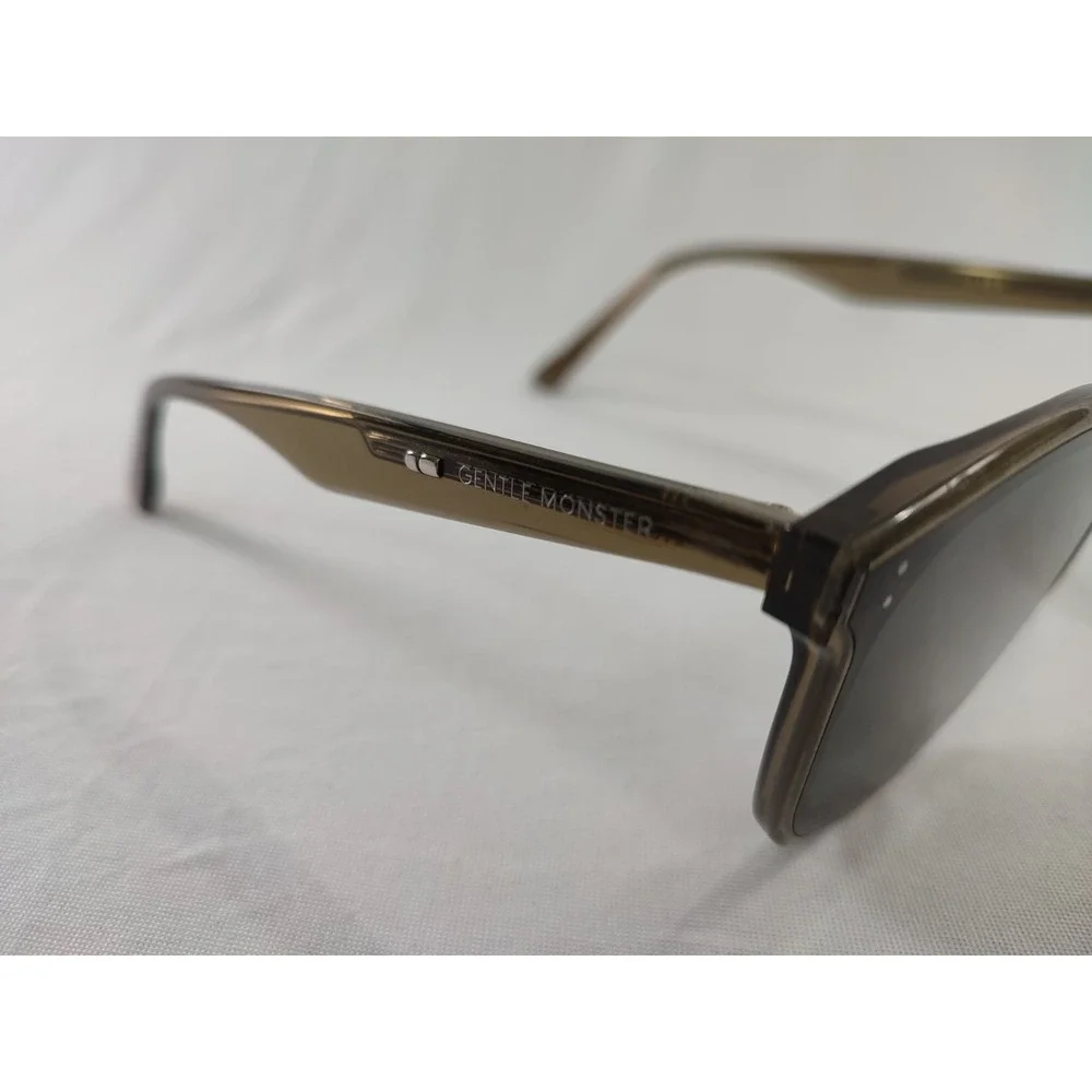 Gentle Monster LIBE KC1 Sunglasses Translucent Khaki Grey Square Flatba Frame‎